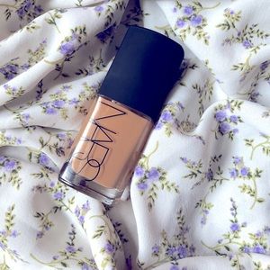NARS Foundation Syracuse Sheer Glow Med/Dark